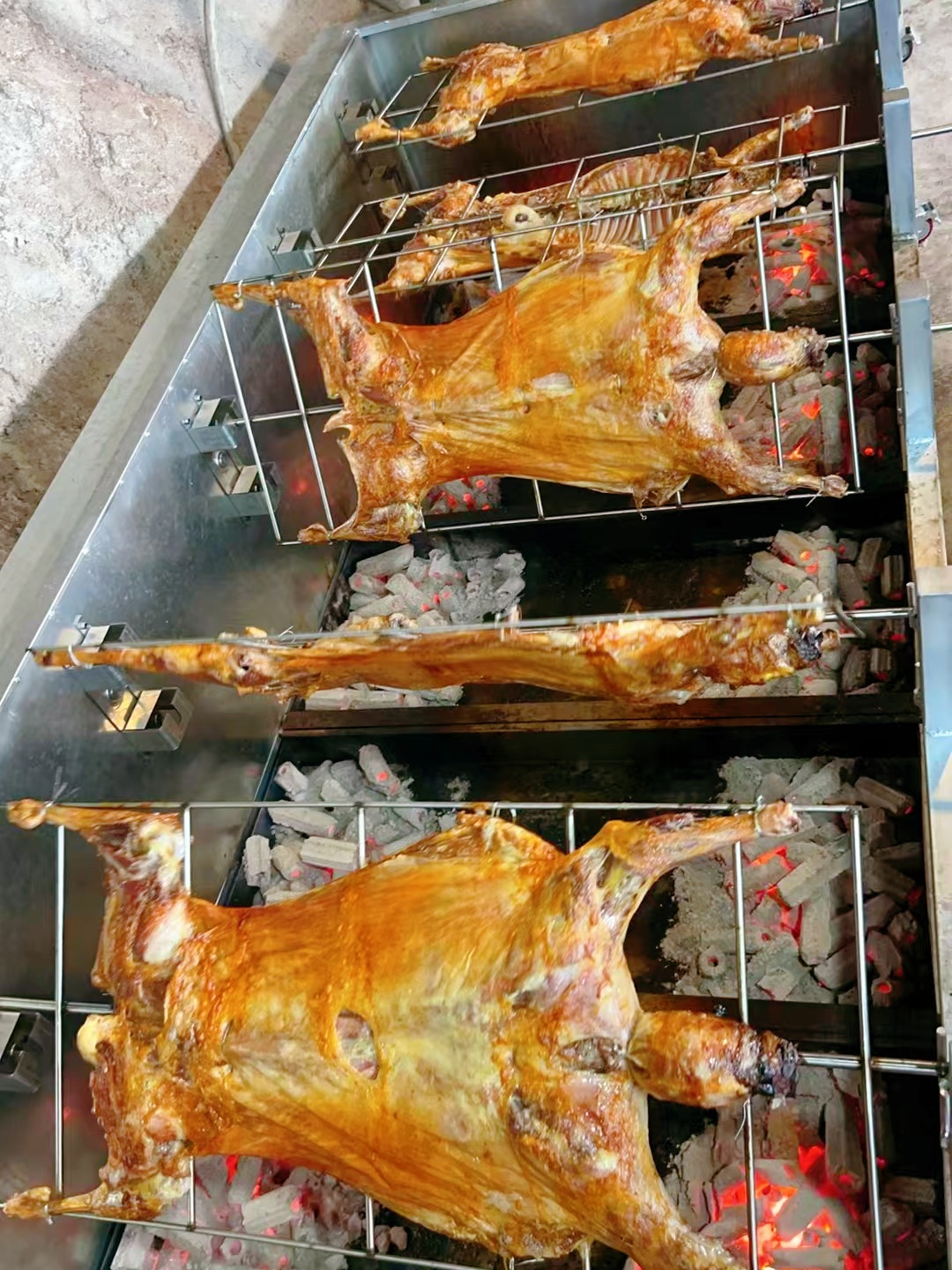 烤全羊来袭！超满足！