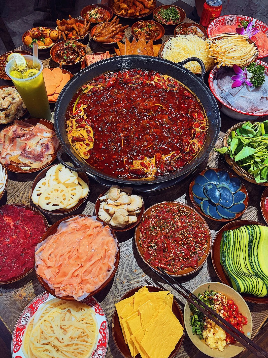 只有本地人才去吃的8家社区老火锅