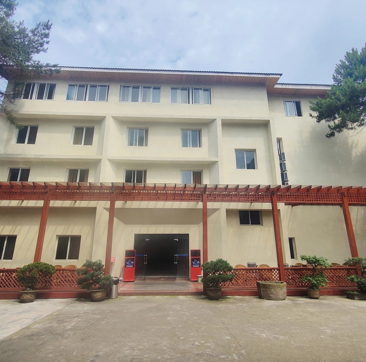 云鹤生态艺术陵园