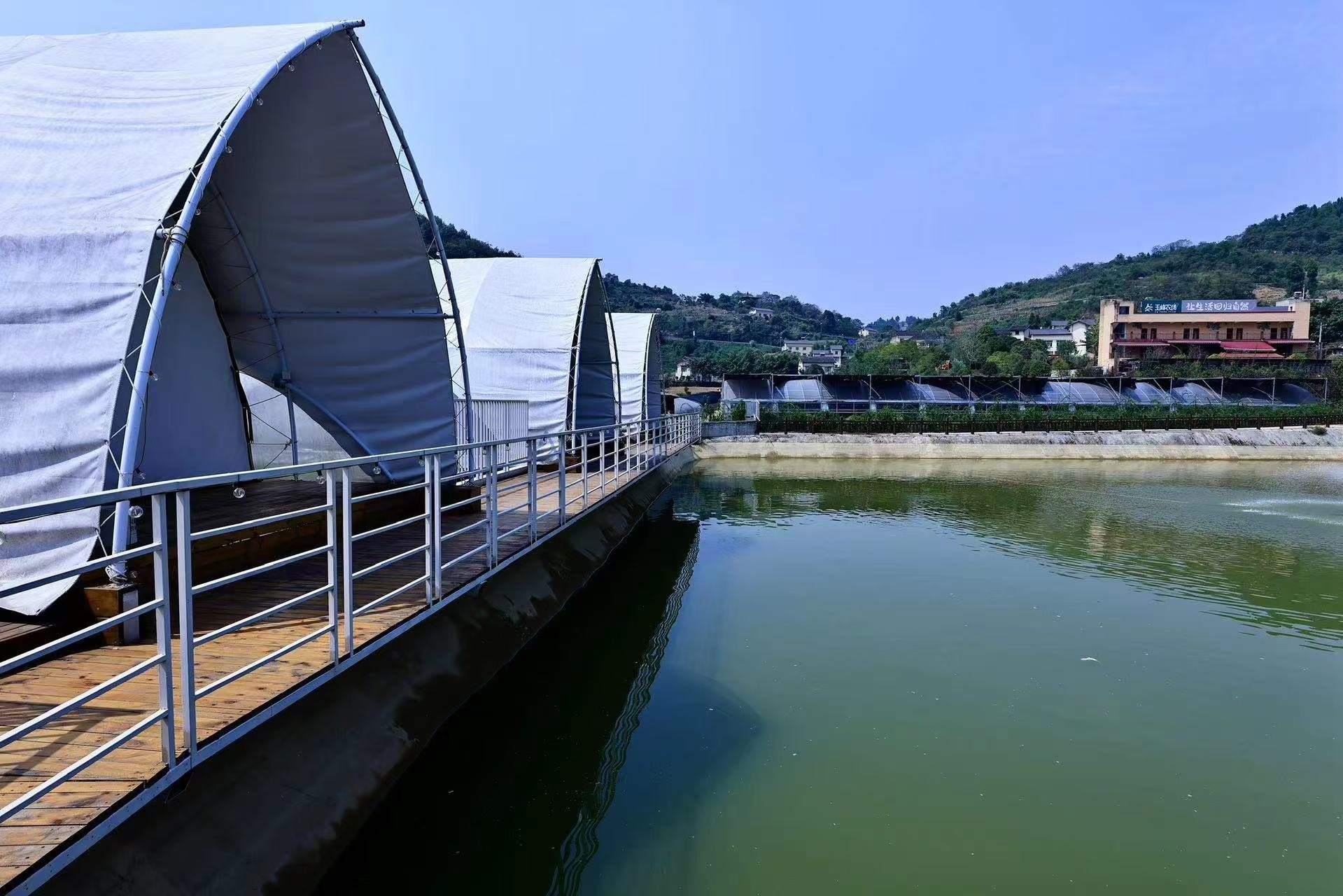 渝北玉峰山500亩精品农庄